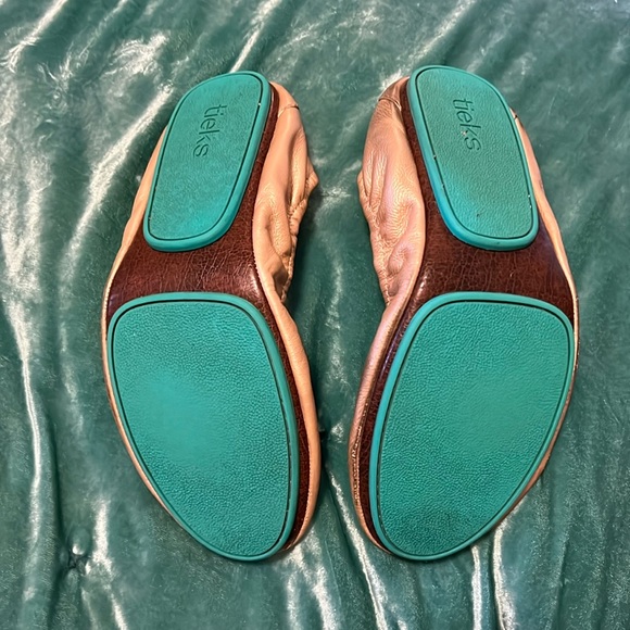 Tieks Metallic Gold Size 9 - Picture 6 of 9